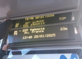 EMT Valéncia instalará 340 nuevos paneles electrónicos y accesibles con información en tiempo real