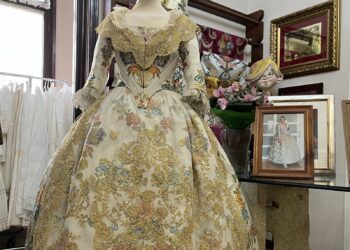 La indumentarista Amparo Fabra expone en el Hotel Estimar de Valencia