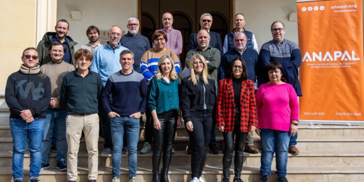 Loteros de toda España recaudan 88.700 euros para las administraciones afectadas por la DANA