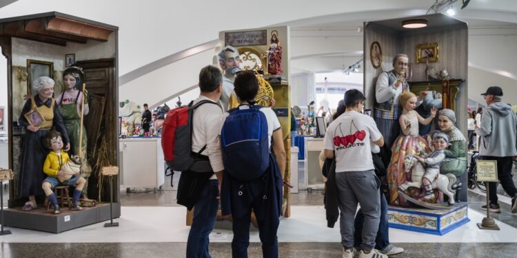 V Edición de los Premios sostenibilidad y de divulgación científica a los ninots de la Exposició del Ninot de Valencia 1 V Edición de los Premios sostenibilidad y de divulgación científica a los ninots de la Exposició del Ninot de Valencia