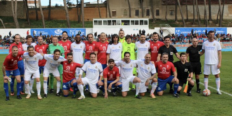 Leyendas del Valencia CF y del Villarrobledo jugarán por los afectados por la DANA de Valencia y Letur y para salvar al Villarrobledo 1 Leyendas del Valencia CF y del Villarrobledo jugarán por los afectados por la DANA de Valencia y Letur y para salvar al Villarrobledo