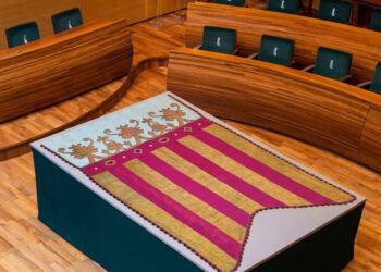 Vicent Sanz demostra que la Real Senyera denominada de Vicent Blasco Ibáñez no fon la que va cobrir el cos del noveliste 4 Vicent Sanz demostra que la Real Senyera denominada de Vicent Blasco Ibáñez no fon la que va cobrir el cos del noveliste