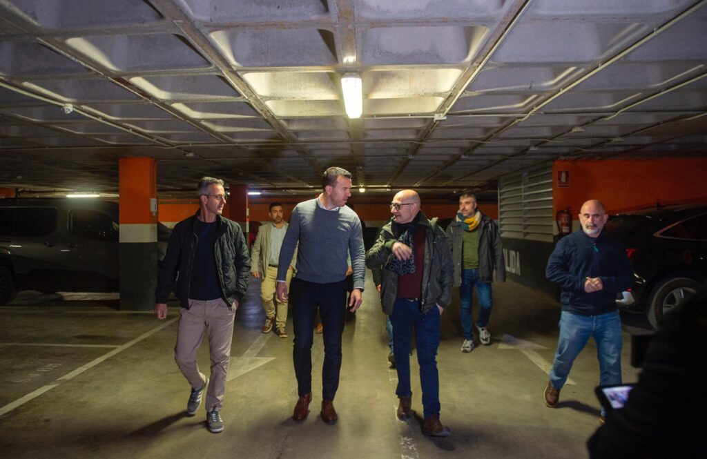 La Diputació de Valéncia finaliza la primera fase con 291 garajes limpios de lodo y asume la desinfección de 53 bajos adicionales 2 WhatsApp Image 2025 02 11 at 15.55.32