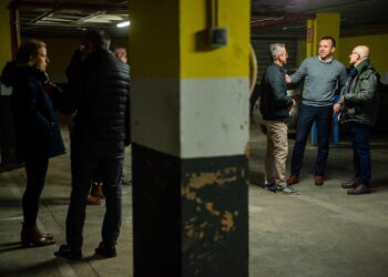 La Diputació de Valéncia finaliza la primera fase con 291 garajes limpios de lodo y asume la desinfección de 53 bajos adicionales