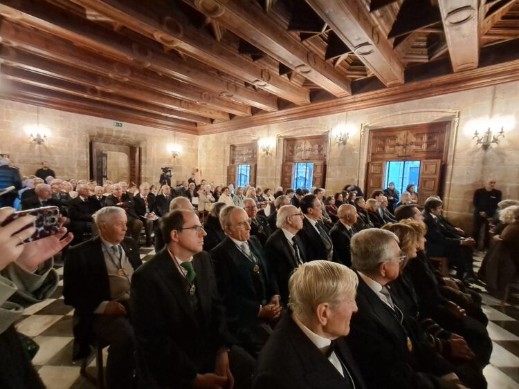 El nou Decà de la RACV repta a la AVL a un debat obert, públic i científic sobre l’Idioma Valencià