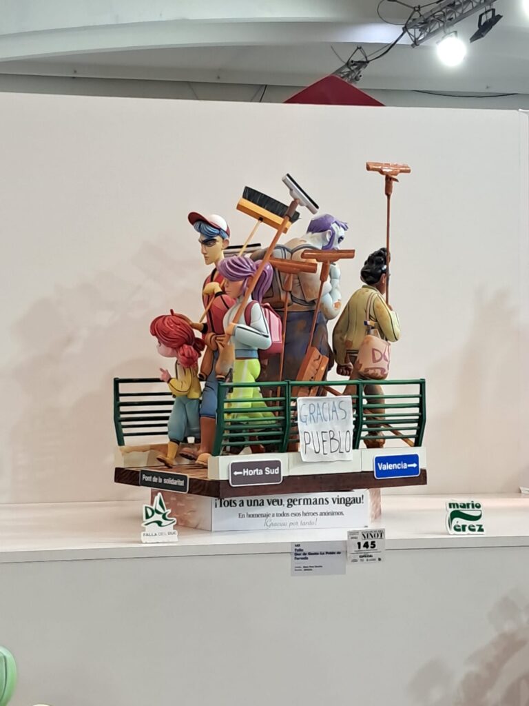 Los ninots de la Exposició del Ninot reflejan la #DANA y enfatizan la solidaridad del Pueblo frente a la inmoralidad de los políticos 9 WhatsApp Image 2025 02 16 at 18.58.032