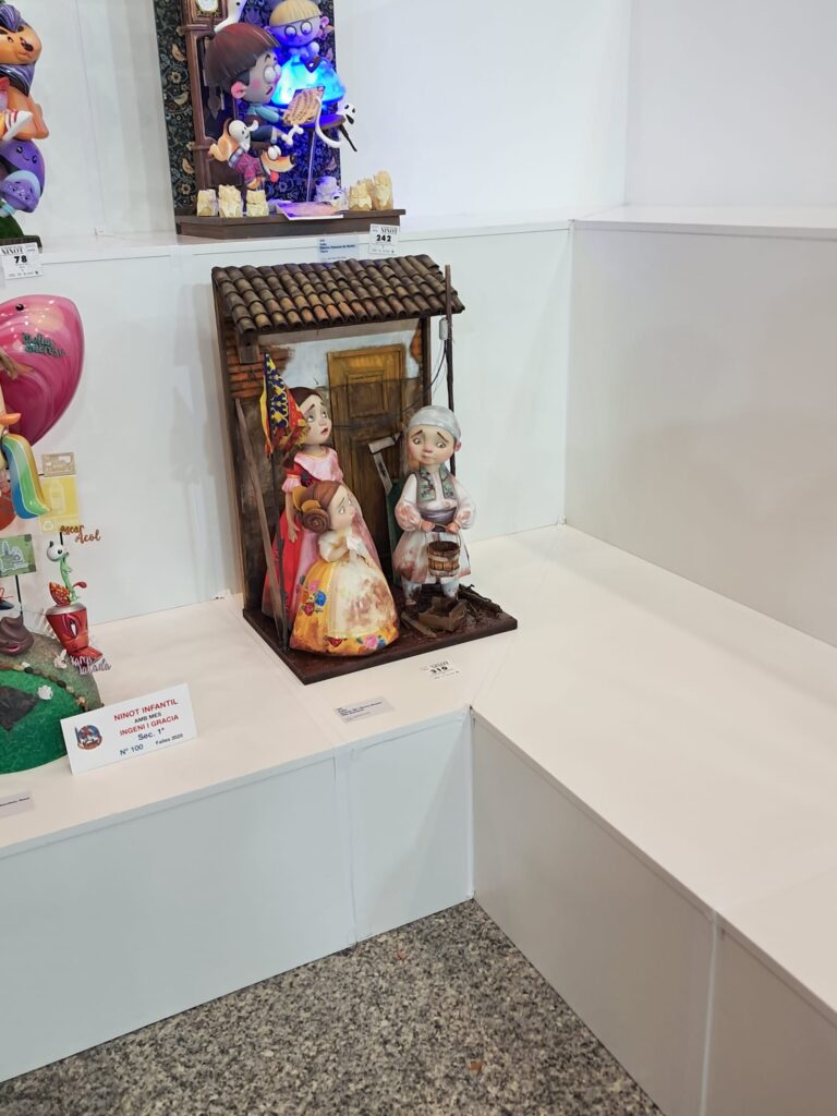 Los ninots de la Exposició del Ninot reflejan la #DANA y enfatizan la solidaridad del Pueblo frente a la inmoralidad de los políticos 6 WhatsApp Image 2025 02 16 at 18.58.04