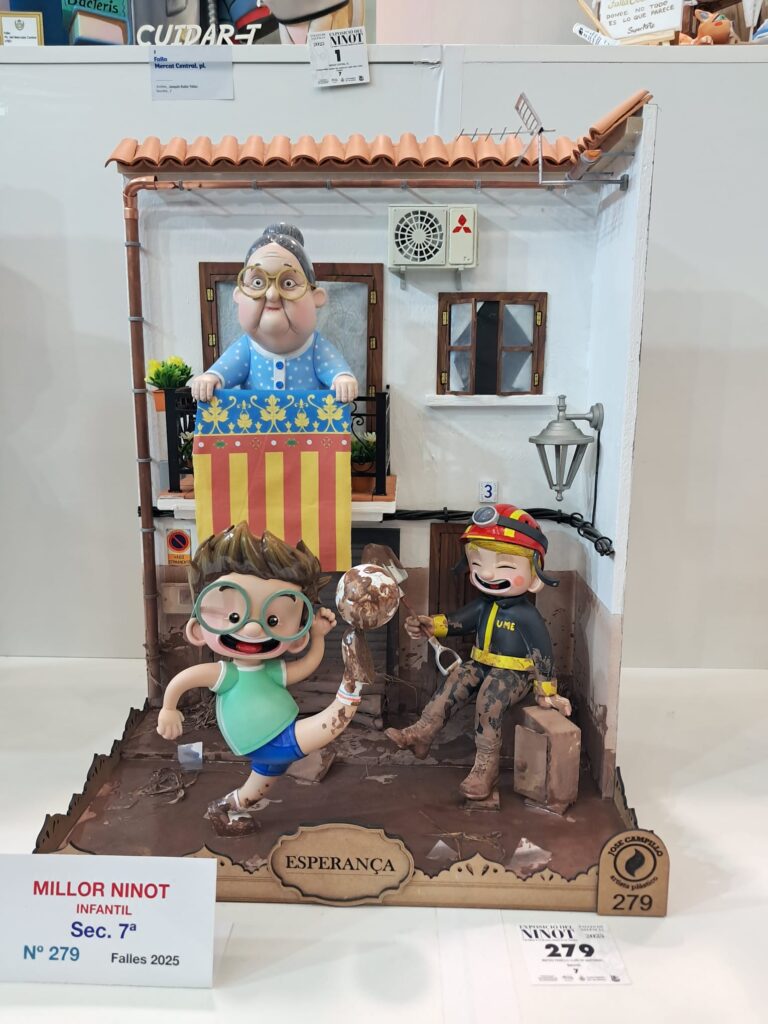 Los ninots de la Exposició del Ninot reflejan la #DANA y enfatizan la solidaridad del Pueblo frente a la inmoralidad de los políticos 5 WhatsApp Image 2025 02 16 at 18.58.041