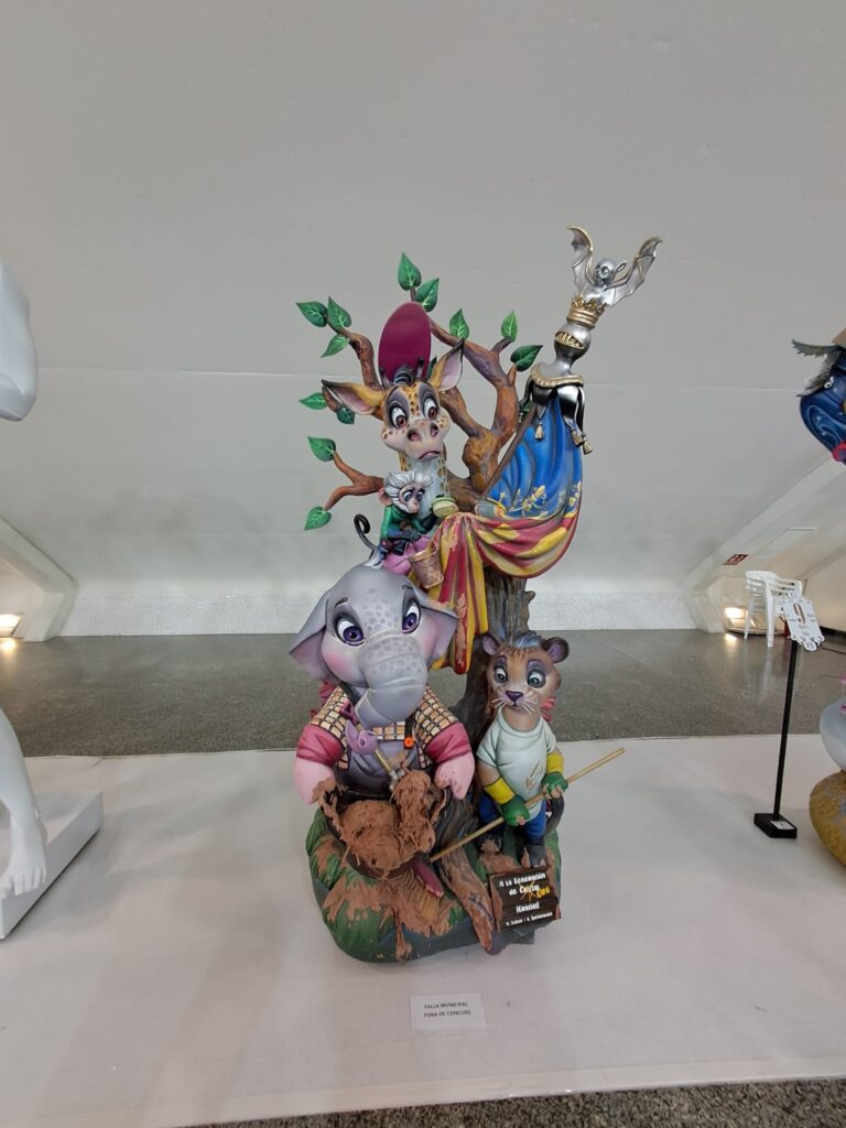 Los ninots de la Exposició del Ninot reflejan la #DANA y enfatizan la solidaridad del Pueblo frente a la inmoralidad de los políticos 21 WhatsApp Image 2025 02 16 at 19.04.362