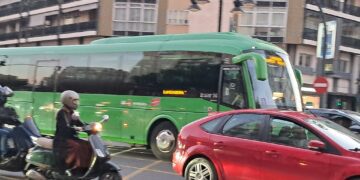 La Comunidad de Madrid retira parte de los autobuses de Valencia tras más de 3 meses ayudando