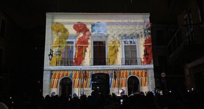 Cullera celebra su cridà pasada por agua que protagoniza el alcalde y las cañas de la #DANA 1 Cullera celebra su cridà pasada por agua que protagoniza el alcalde y las cañas de la #DANA