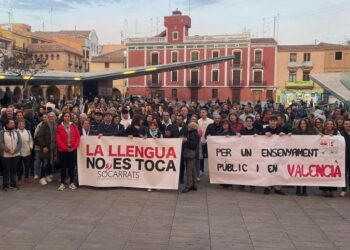Polémica por la consulta lingüística en las escuelas: protestas y defensa del Consell