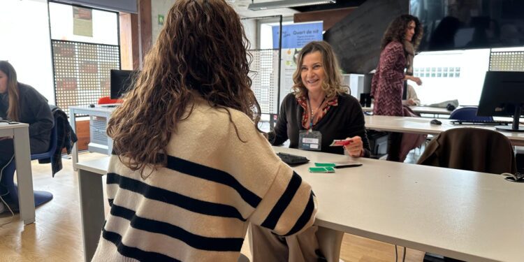 Quart de Poblet, Alfafar y Godelleta reciben personal de refuerzo de la Generalitat para tramitar la tarjeta Recuperem Valencia 1 Quart de Poblet, Alfafar y Godelleta reciben personal de refuerzo de la Generalitat para tramitar la tarjeta Recuperem Valencia