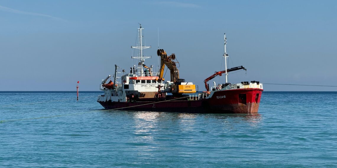 La Generalitat empieza el dragado del Puerto de Dénia tras aumentar la inversión hasta los 1,2 millones