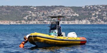 El Servicio de Vigilancia Marina de la Generalitat Valenciana inspecciona 50.000 hectáreas de litoral para proteger la posidonia
