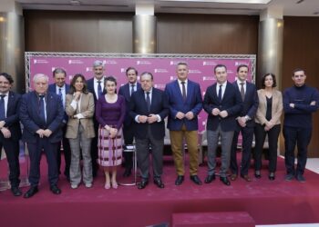 El sector del transporte marítimo reclama en Valencia ayudas para garantizar el relevo generacional