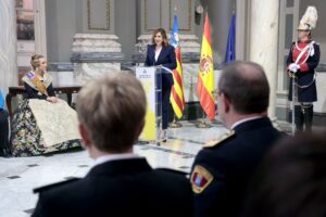 La Policía Local de Valencia condecora a 29 entidades e instituciones por su labor durante la dana 2 valencia catala aniversari 3
