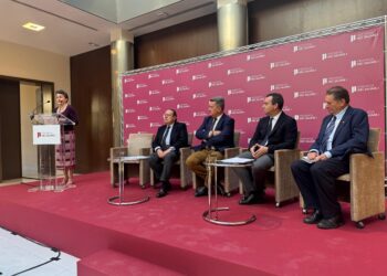 Martínez Mus destaca el compromiso de la Generalitat Valenciana por desplegar la I Estrategia de Economía Azul