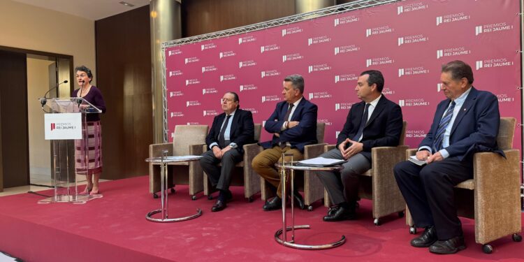 Martínez Mus destaca el compromiso de la Generalitat Valenciana por desplegar la I Estrategia de Economía Azul