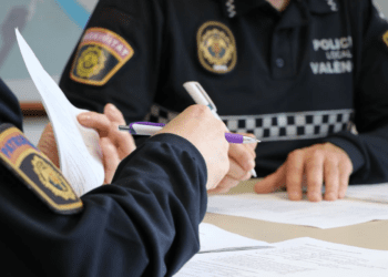 Valencia refuerza la lucha contra la ocupación ilegal con una oficina integrada en la Policía Local