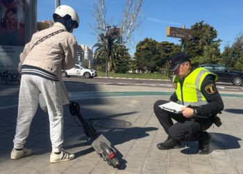 Más de mil sanciones a VMP: Valencia intensifica los controles sobre patinetes y bicicletas