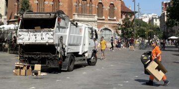 Valencia saca a concurso el reciclaje de 24.000 toneladas de residuos de papel y cartón que genera cada año la ciudad