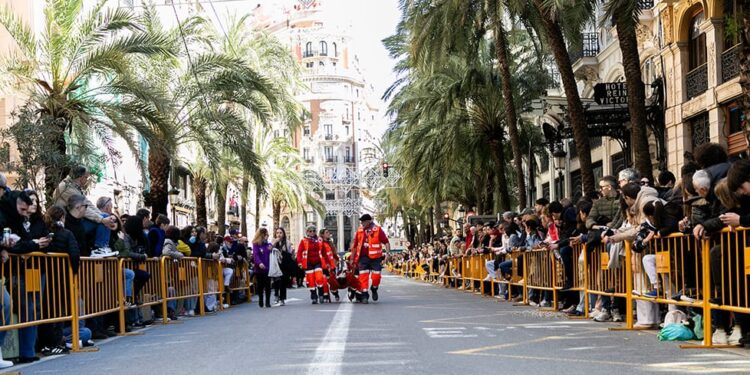 Cruz Roja atiende a 322 personas los primeros días de Fallas 2025