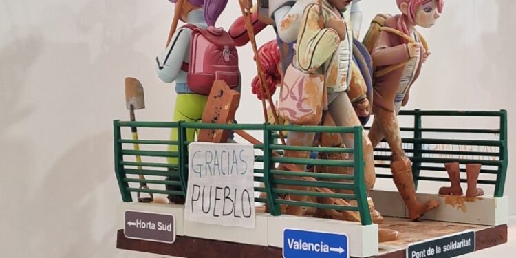 El Ninot Indultat Infantil de las Fallas 2025 homenajea a los héroes anónimos de la DANA en l’Horta Sud