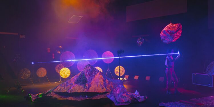 El Teatro Rialto programa ‘Cuerpos celestes’, un proyecto de ciencia y ficción documental