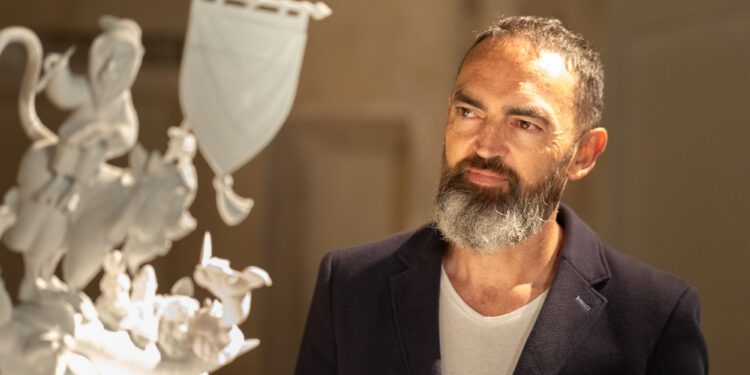 El Centre del Carme presenta una retrospectiva del escultor e ilustrador valenciano José Santaeulalia, diseñador de la falla del Ayuntamiento 2025