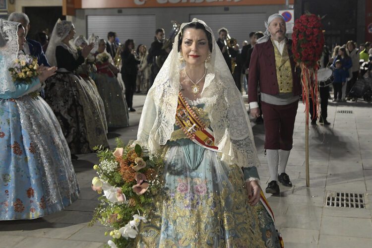 Paiporta tuvo ayer su Ofrena, Nit del Foc y se quemó la Falla de la #DANA donada por Convento Jerusalén