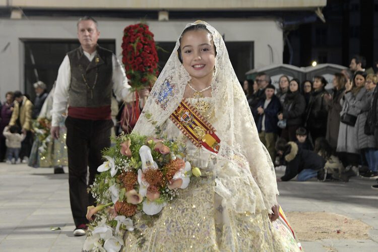 Paiporta tuvo ayer su Ofrena, Nit del Foc y se quemó la Falla de la #DANA donada por Convento Jerusalén