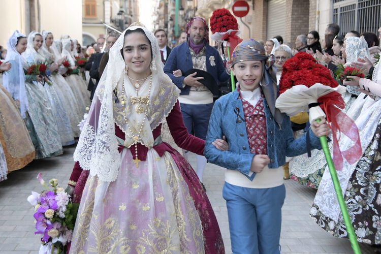Paiporta tuvo ayer su Ofrena, Nit del Foc y se quemó la Falla de la #DANA donada por Convento Jerusalén