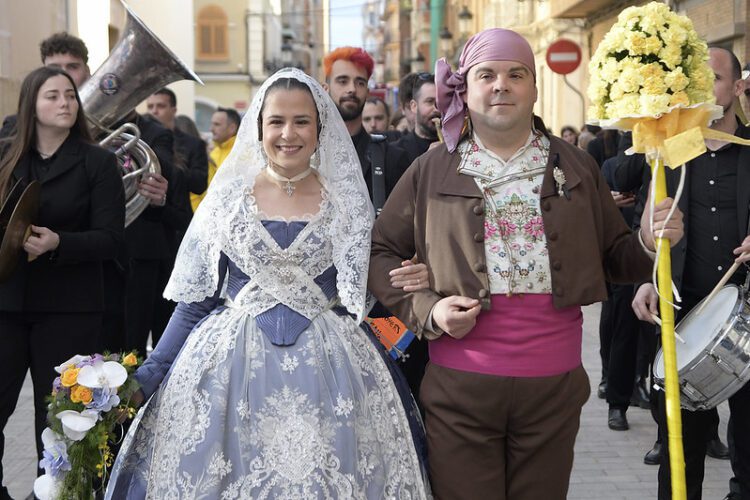 Paiporta tuvo ayer su Ofrena, Nit del Foc y se quemó la Falla de la #DANA donada por Convento Jerusalén
