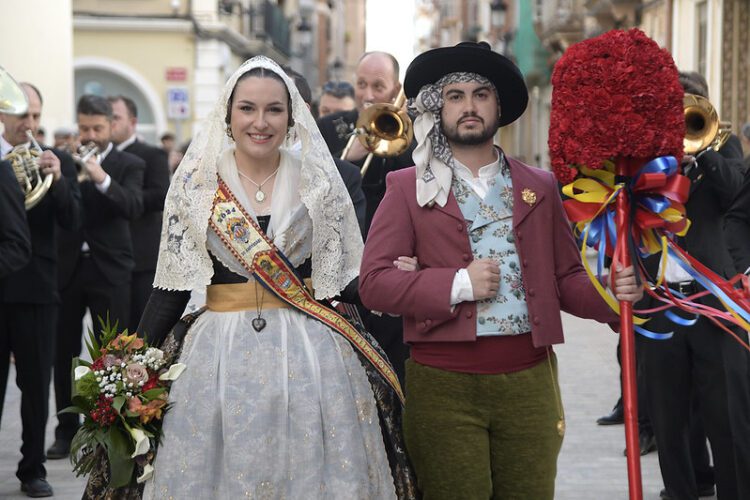 Paiporta tuvo ayer su Ofrena, Nit del Foc y se quemó la Falla de la #DANA donada por Convento Jerusalén