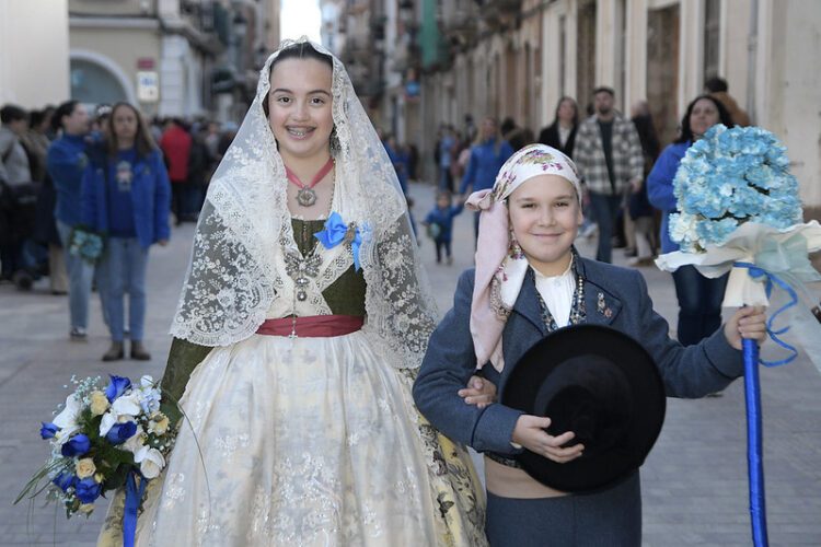 Paiporta tuvo ayer su Ofrena, Nit del Foc y se quemó la Falla de la #DANA donada por Convento Jerusalén