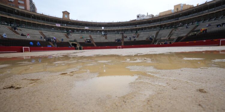 La lluvia suspende la corrida de toros de Talavante, Ortega y Rufo en Fallas 2025