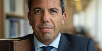 Carlos Mazón insiste en la recuperación de Valencia tras la DANA y defiende la libertad educativa