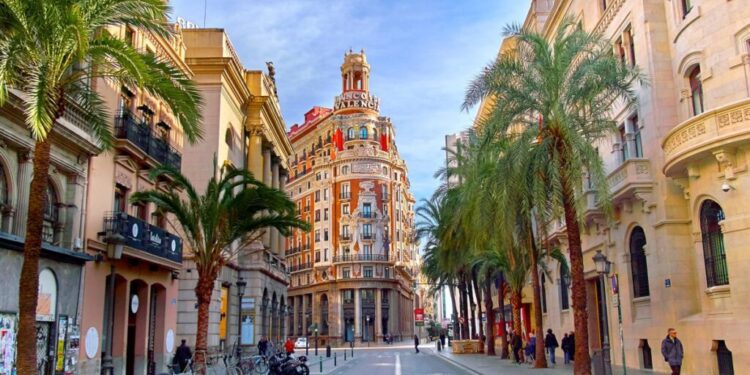 El último castillo de fuegos artificiales de las Fallas 2025, hoy a las 23 horas 1 El último castillo de fuegos artificiales de las Fallas 2025, hoy a las 23 horas