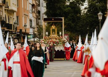El estudio Juárez Casanova, cartelistas de la Semana Santa Marinera 2026 15 La Semana Santa Marinera calienta motores