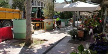 Los floristas de la Plaza del Ayuntamiento en pie de guerra contra Santiago Ballester