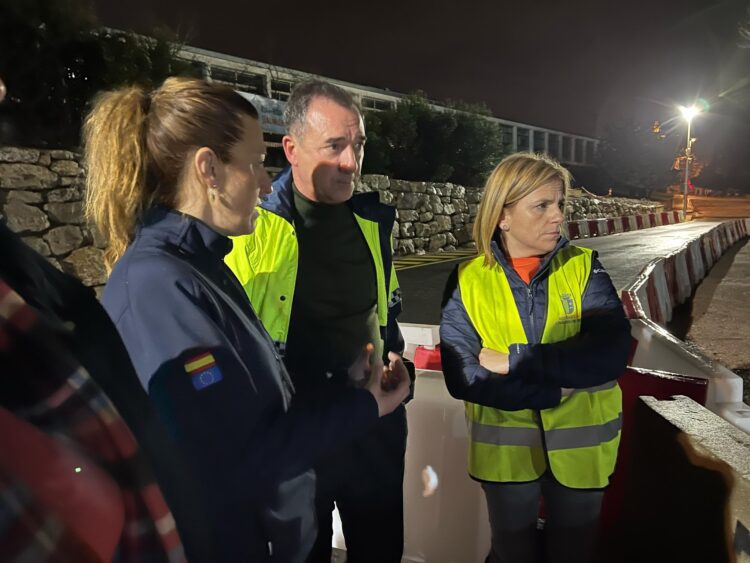 El Gobierno cierra el puente provisional instalado por la UME sobre el Turia en Ribarroja por inundación