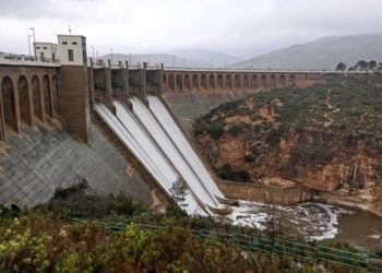 La Confederación Hidrográfica del Júcar comienza a desaguar Forata con un caudal de 8 m³/s por los aliviaderos