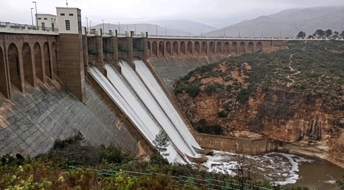 La Confederación Hidrográfica del Júcar comienza a desaguar Forata con un caudal de 8 m³/s por los aliviaderos 1 La Confederación Hidrográfica del Júcar comienza a desaguar Forata con un caudal de 8 m³/s por los aliviaderos