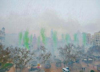 La Mascletà del 14 de marzo, un canto a la esperanza y la unidad desafía la lluvia que no cesó en la mañana