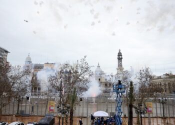 Las mascletaes aplazadas por la lluvia ya tienen nuevas fechas: Valencia vivirá el estruendo festivo en mayo y junio 2 Las mascletaes aplazadas por la lluvia ya tienen nuevas fechas: Valencia vivirá el estruendo festivo en mayo y junio