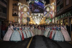 La falla Malvarrosa-Antonio Ponz-Cavite enciende su proyecto “Luces de Esperanza” 3 IMG 6361