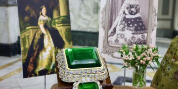 La Mare de Déu dels Desamparats brillará en el 80 aniversario de la Ofrenda