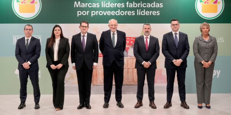 Mercadona cierra 2024 con un 9% más de ventas y aumentará la plantilla en 1.000 trabajadores este año 1 Mercadona cierra 2024 con un 9% más de ventas y aumentará la plantilla en 1.000 trabajadores este año