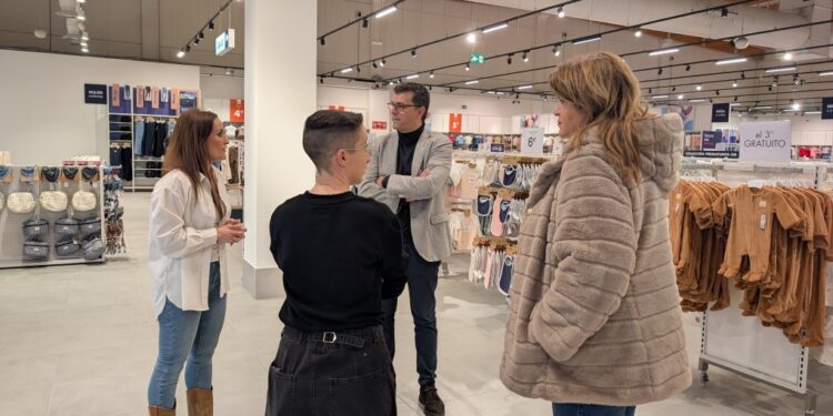 Kiabi Alfafar renace tras la DANA: un símbolo de esperanza y compromiso con el comercio local 1 Kiabi Alfafar renace tras la DANA: un símbolo de esperanza y compromiso con el comercio local